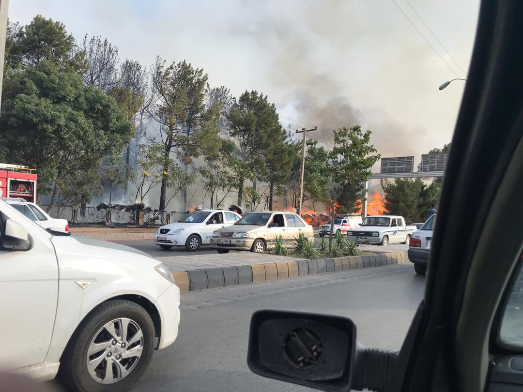 مهارآتش در شهرک زغال سنگ کرمان مهارآتش در شهرک زغال سنگ کرمان