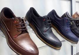 پای کفش مشهد لنگ می زند