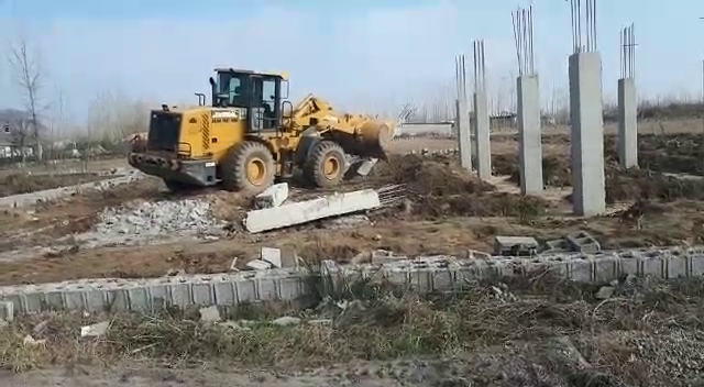 تخریب ویلای نیمه کاره بدون مجوز