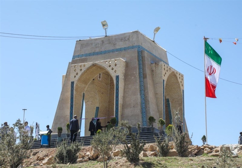 رونمایی از یادمان شهدای غواص و گمنام شیراز رونمایی از یادمان شهدای غواص و گمنام شیراز
