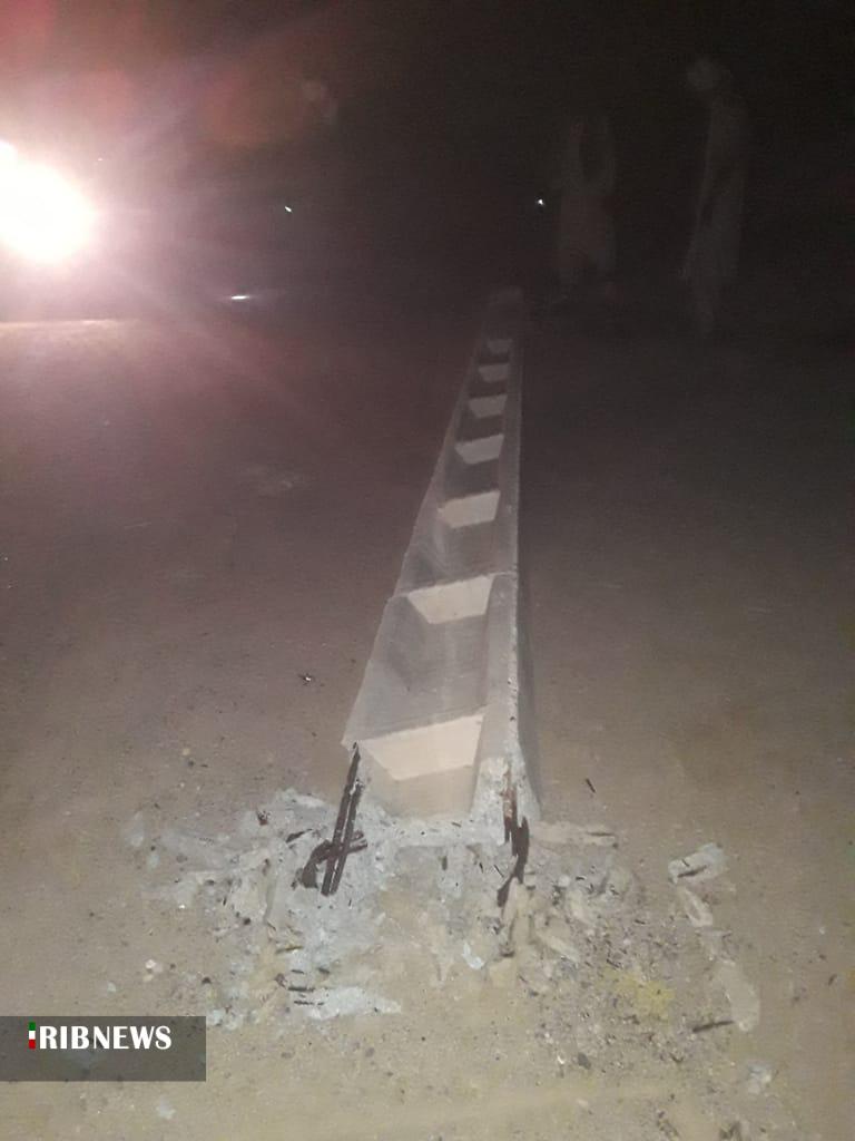 خسارت وزش باد شدید به زیر ساخت های برق دلگان