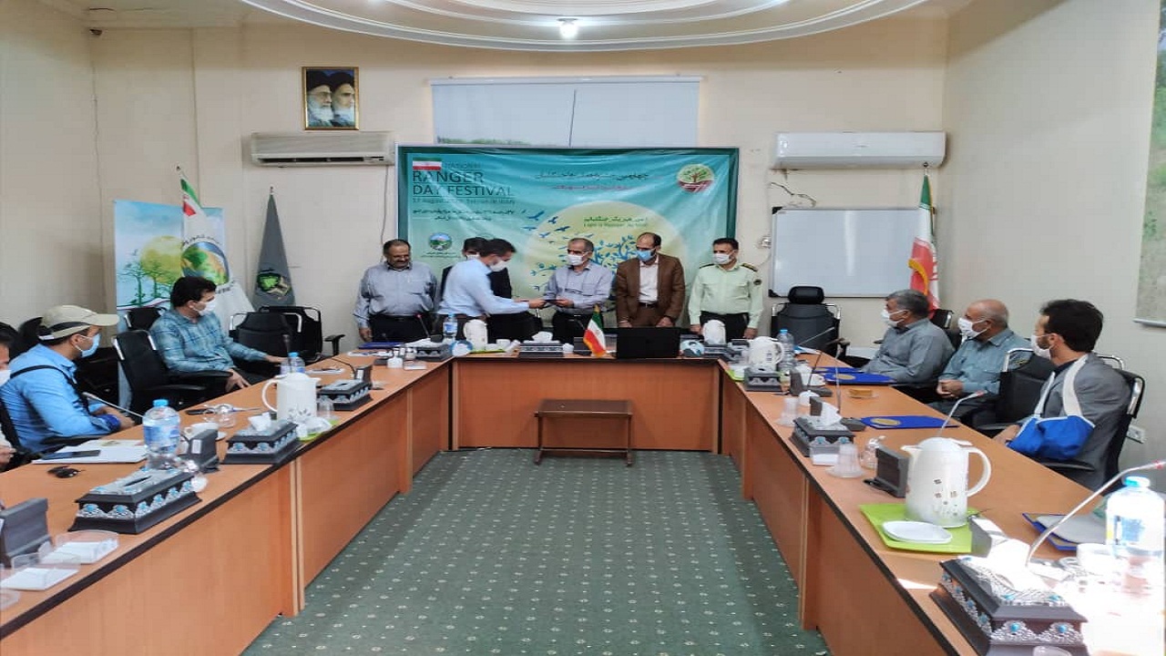 تقدیر از حافظان محیط زیست نمونه خوزستان تقدیر از حافظان محیط زیست نمونه خوزستان