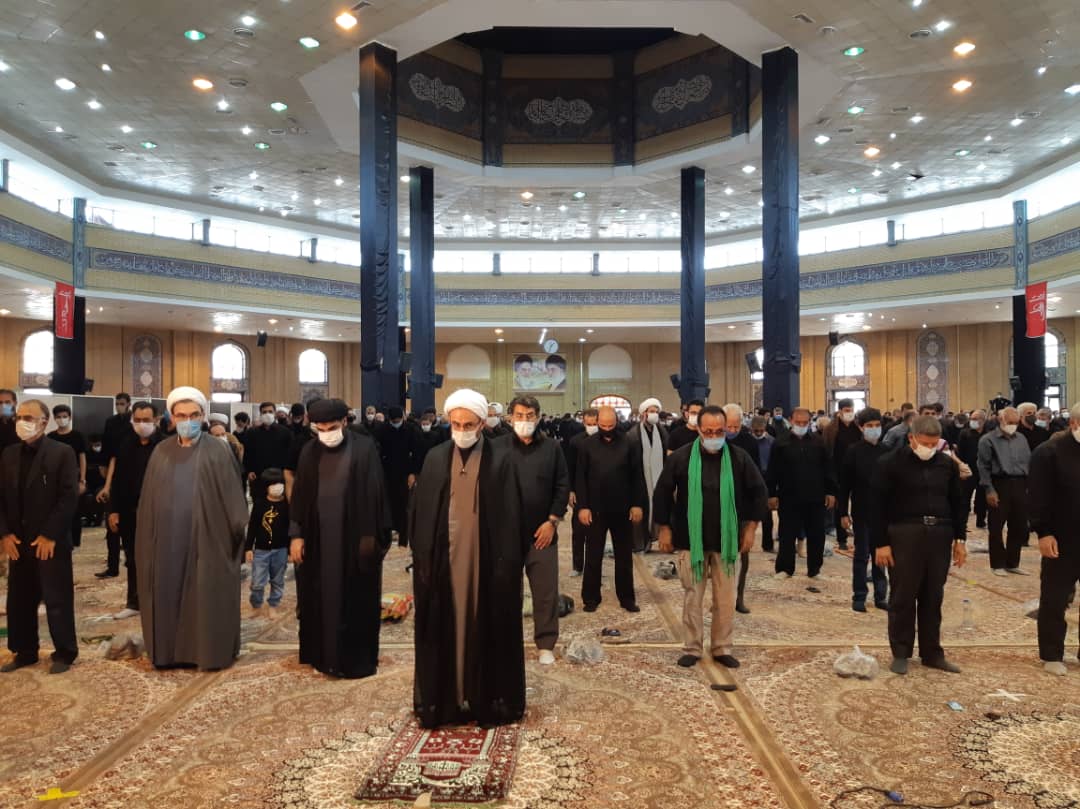 اقامه نماز ظهر عاشورا درایلام