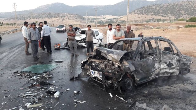 مصدوم شدن ۳ نفر در حادثه تصادف پراید در گچساران