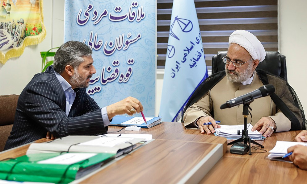 رسیدگی به مشکلات قضایی ۷۰۳ نفر از مراجعان در آبان