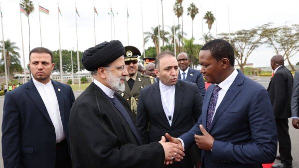 رئیس جمهور از کنیا به اوگاندا رفت رئیس جمهور از کنیا به اوگاندا رفت