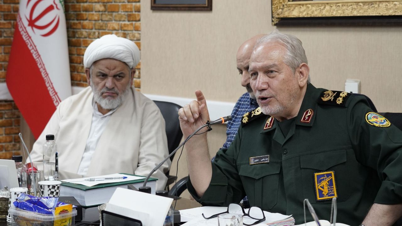 *** دشمنان انقلاب با تمام توان درپی تضعیف باور نسل جدید هستند